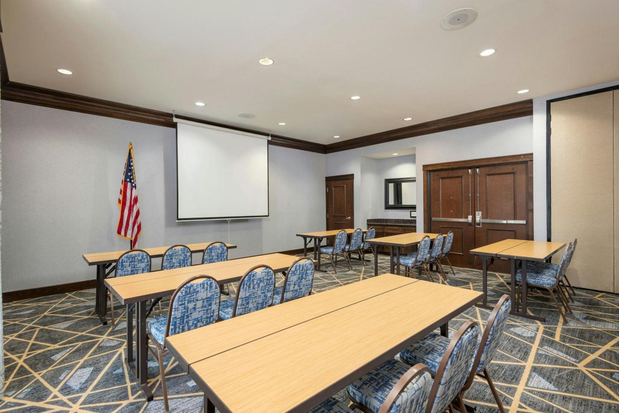 Courtyard By Marriott Northeast