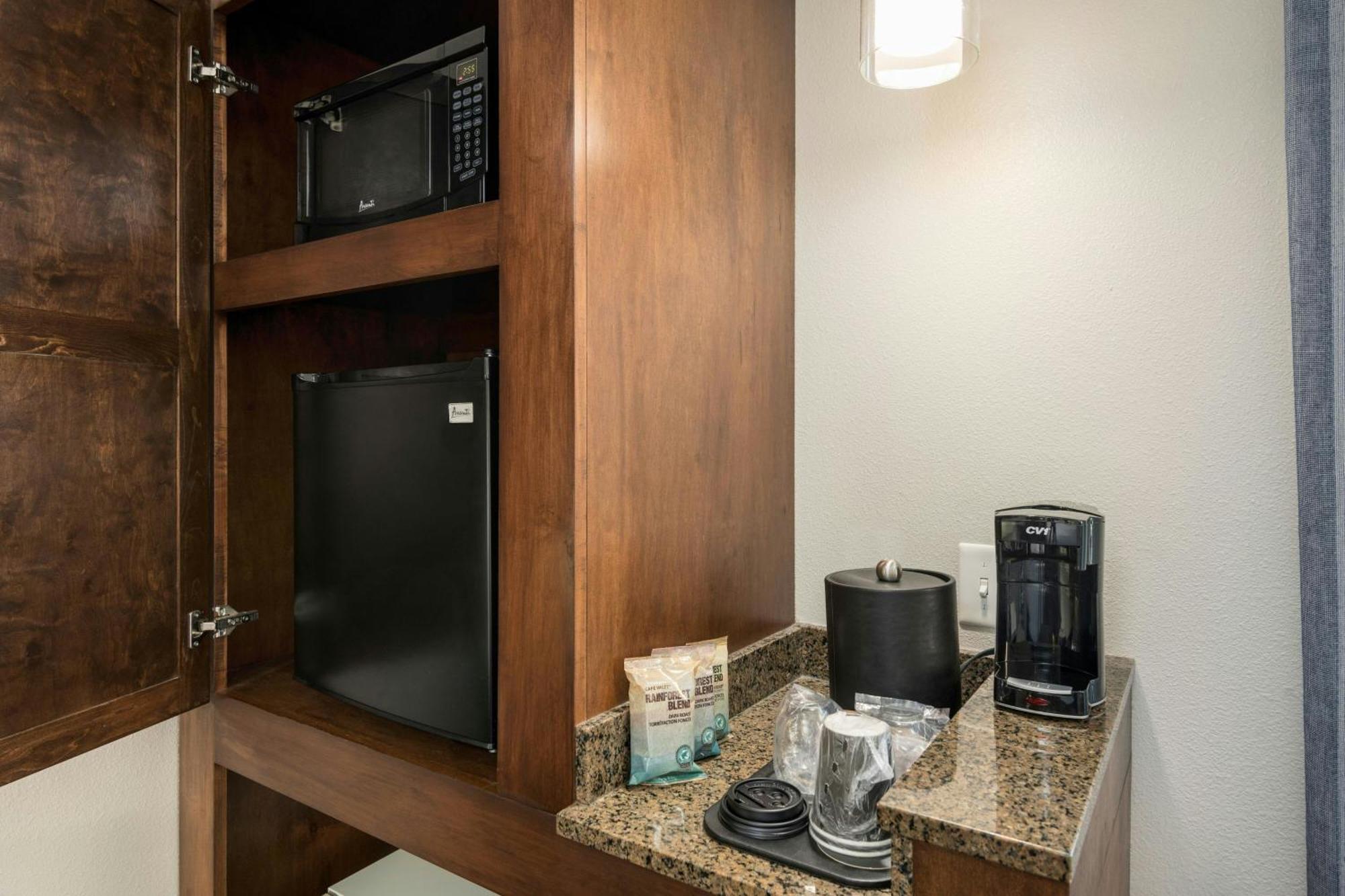 Courtyard By Marriott Northeast
