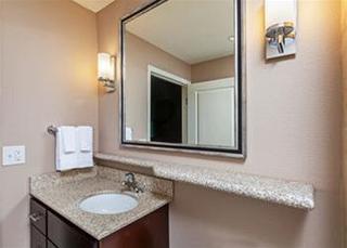 Courtyard By Marriott Northeast Hotel